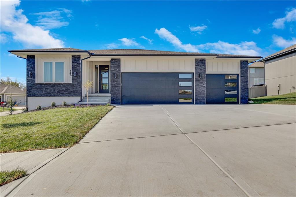 Listing Photo MLS #HMS2528539