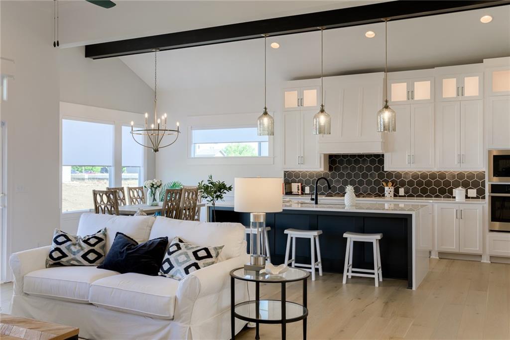 Listing Photo MLS #HMS2530626