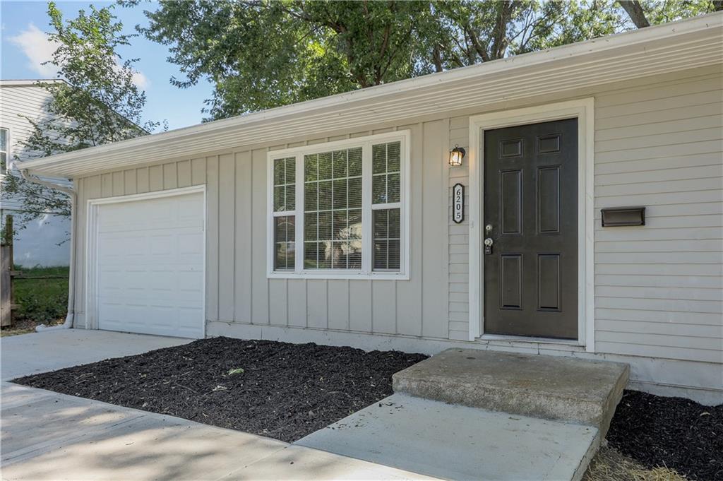 Listing Photo MLS #HMS2543002