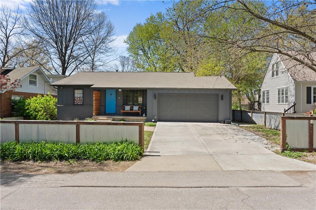 Listing Photo MLS #HMS2543846