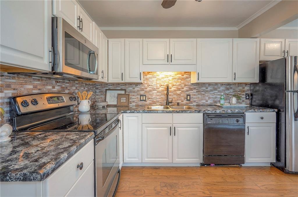 Listing Photo MLS #HMS2544376
