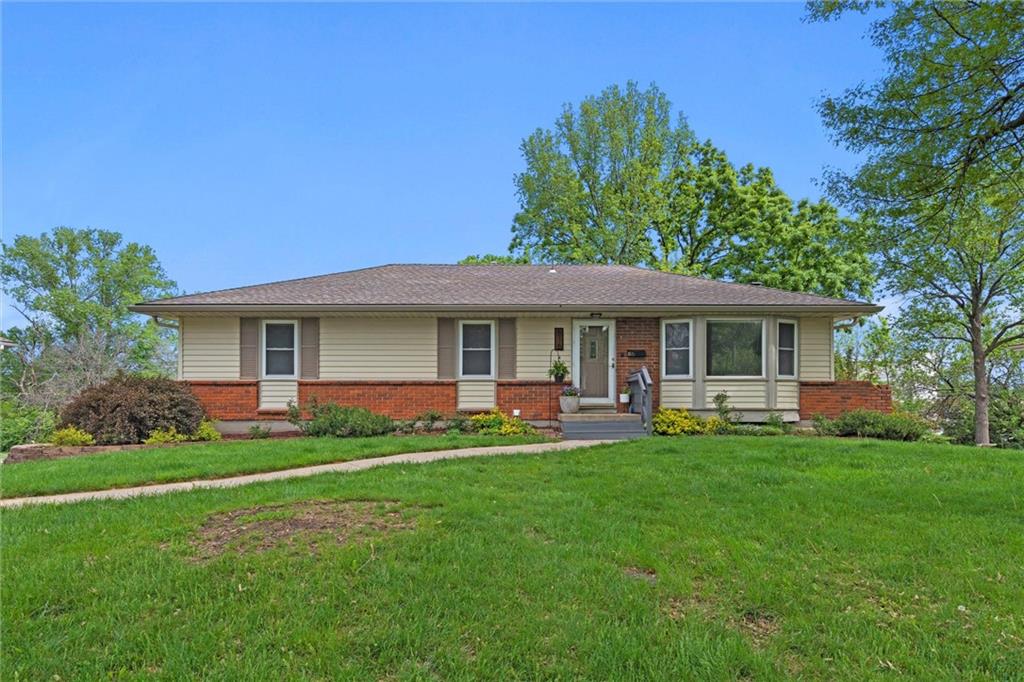 Listing Photo MLS #HMS2545428