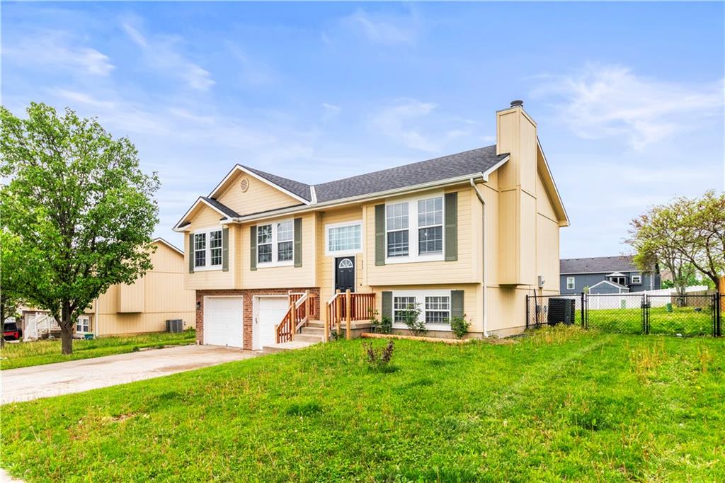 Listing Photo MLS #HMS2545634