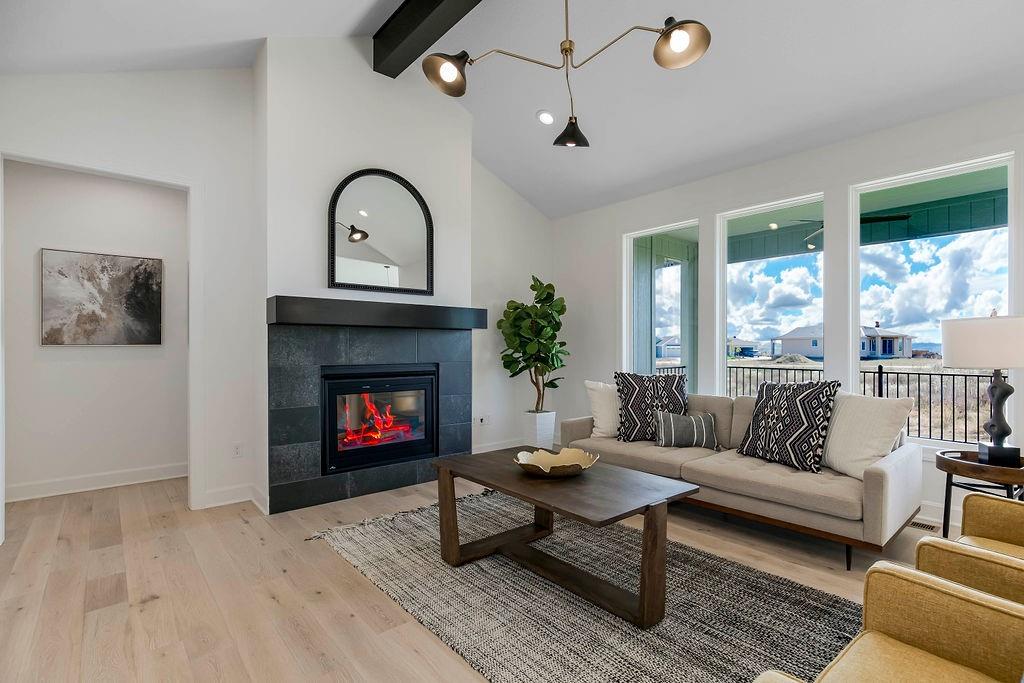 Listing Photo MLS #HMS2546108