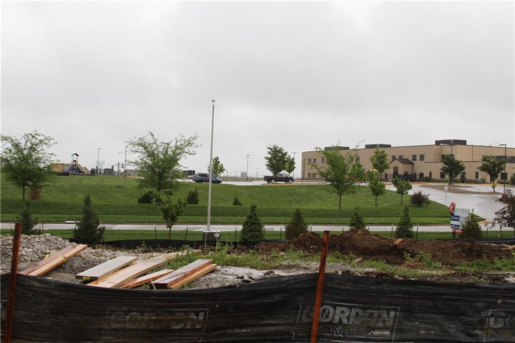 Listing Photo MLS #HMS2546545