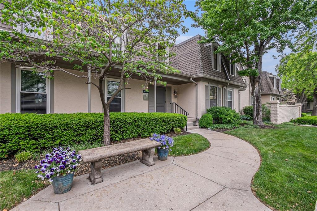 Listing Photo MLS #HMS2546888