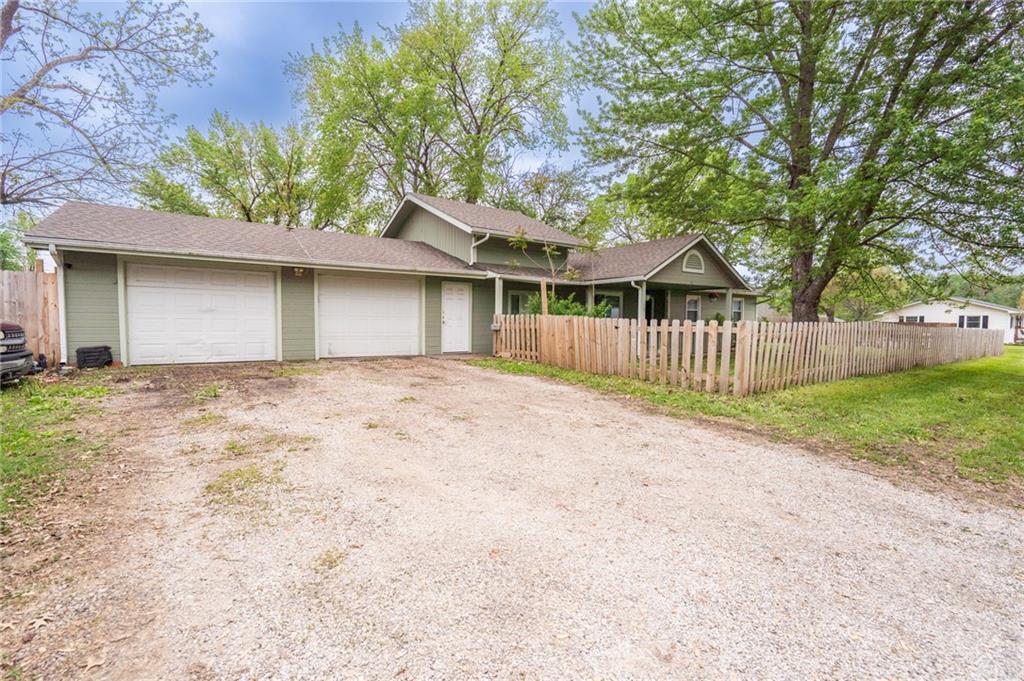 Listing Photo MLS #HMS2547106