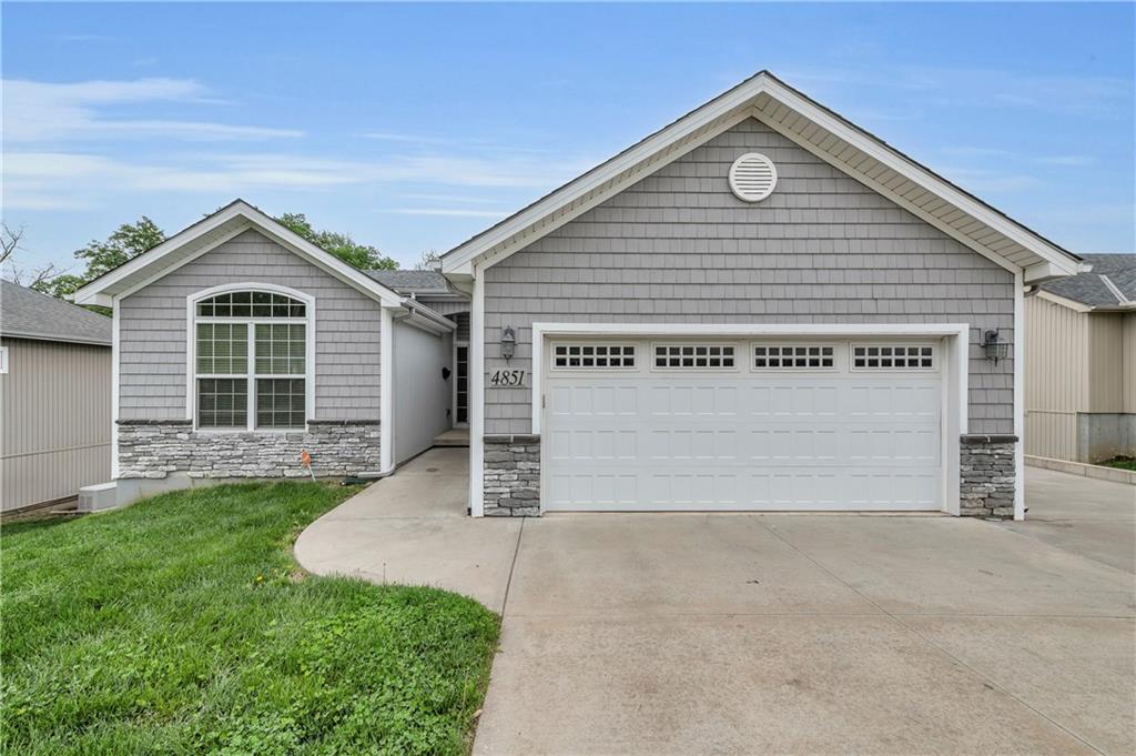 Listing Photo MLS #HMS2547322