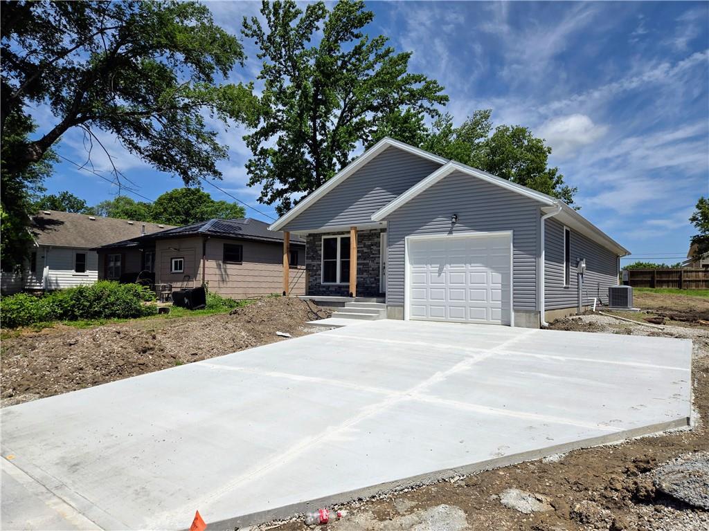 Listing Photo MLS #HMS2548805