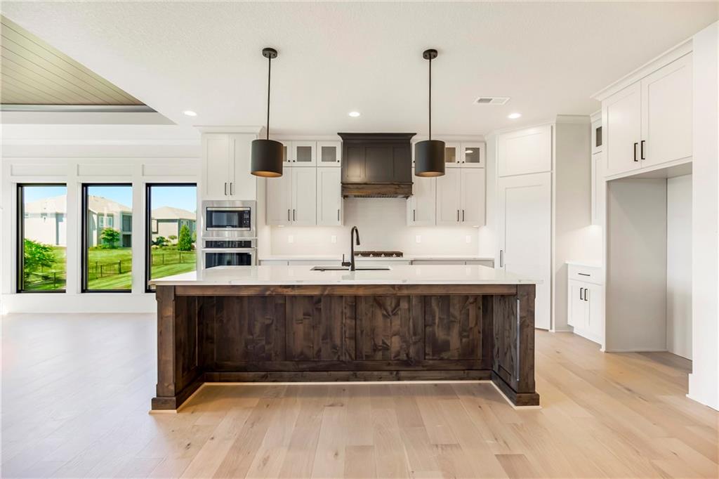 Listing Photo MLS #HMS2550575