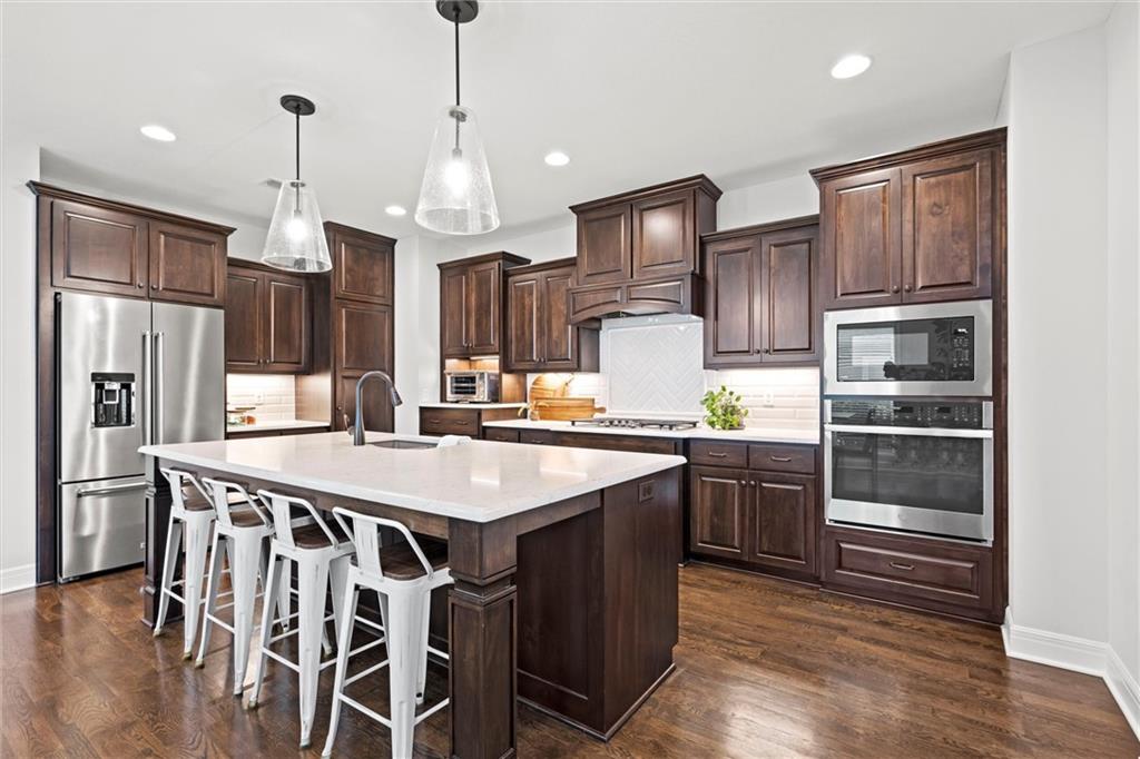 Listing Photo MLS #HMS2551030