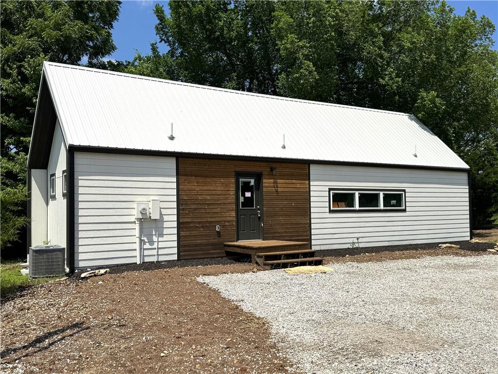 Listing Photo MLS #HMS2551076