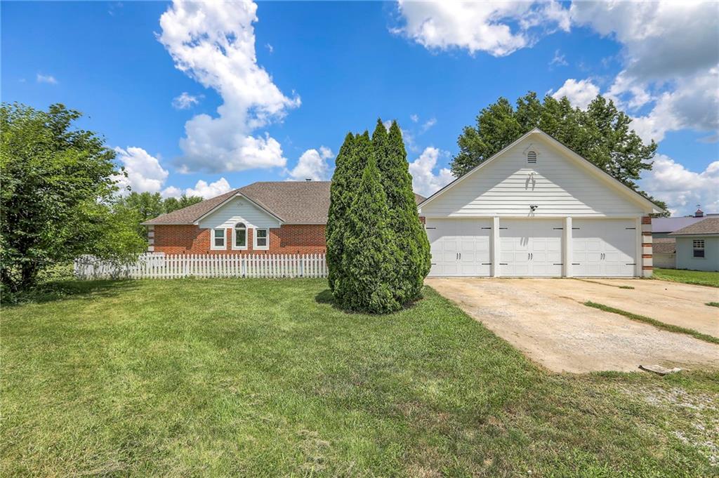 Listing Photo MLS #HMS2552037