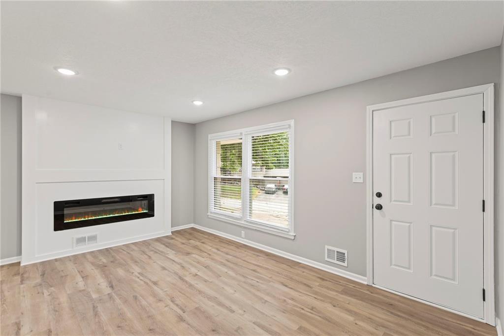 Listing Photo MLS #HMS2552418