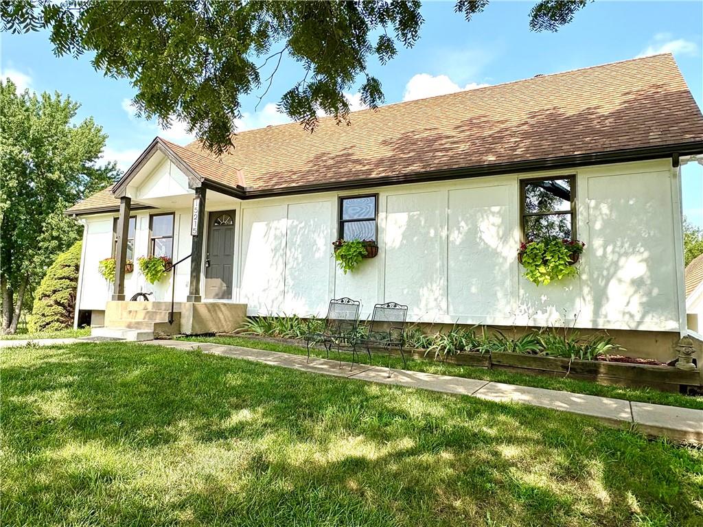 Listing Photo MLS #HMS2553140