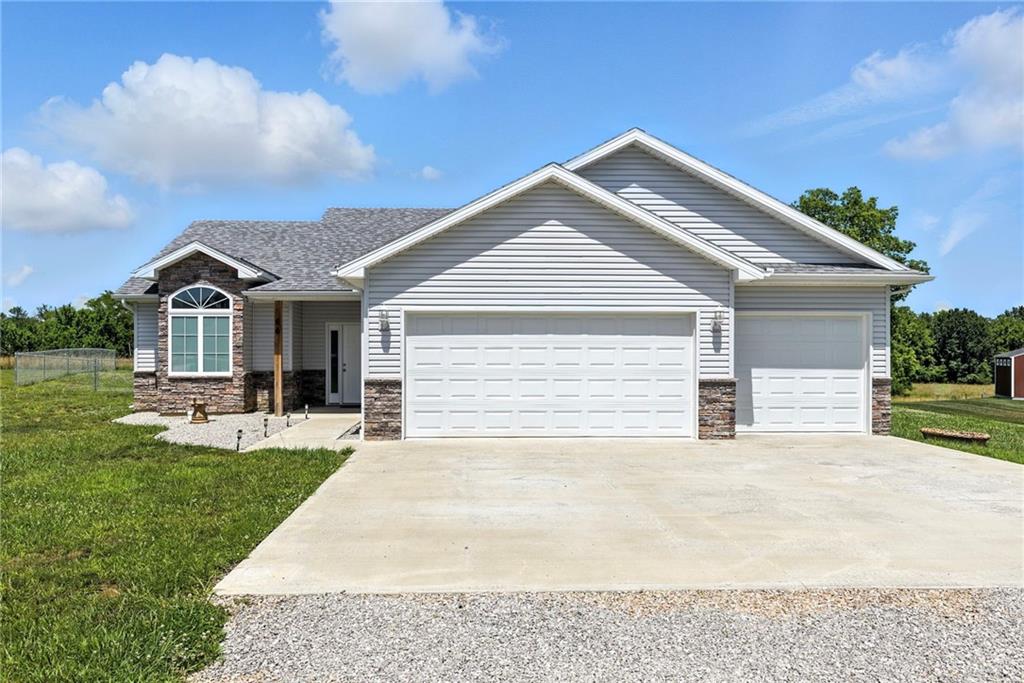 Listing Photo MLS #HMS2553887