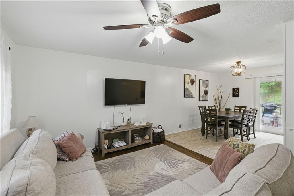 Listing Photo MLS #HMS2555174