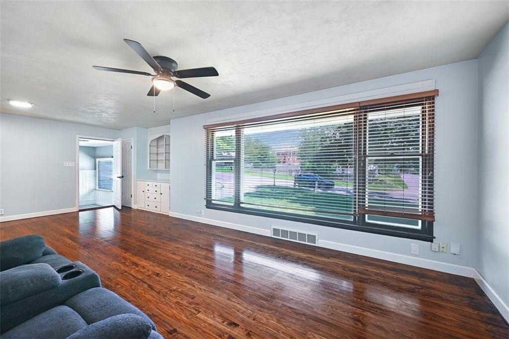 Listing Photo MLS #HMS2555565