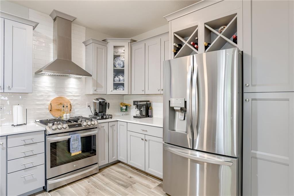 Listing Photo MLS #HMS2556399