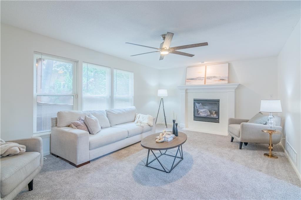 Listing Photo MLS #HMS2557907
