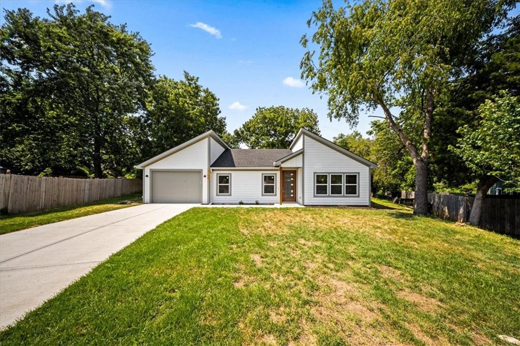 Listing Photo MLS #HMS2558071