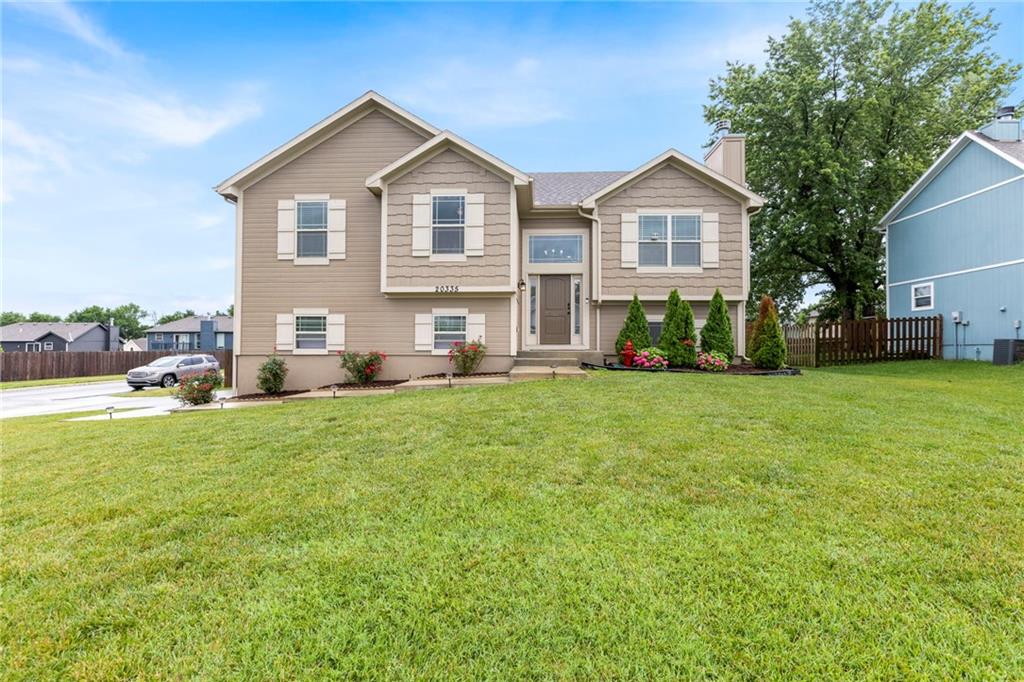 Listing Photo MLS #HMS2558505