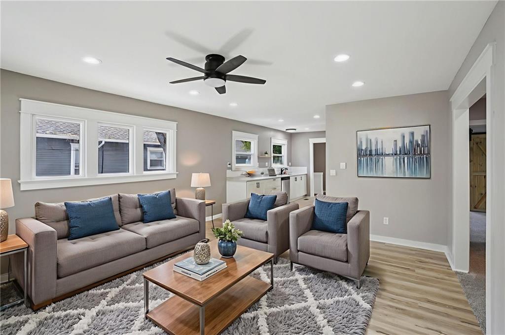 Listing Photo MLS #HMS2559159