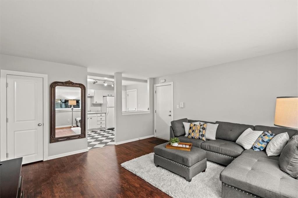 Listing Photo MLS #HMS2559407