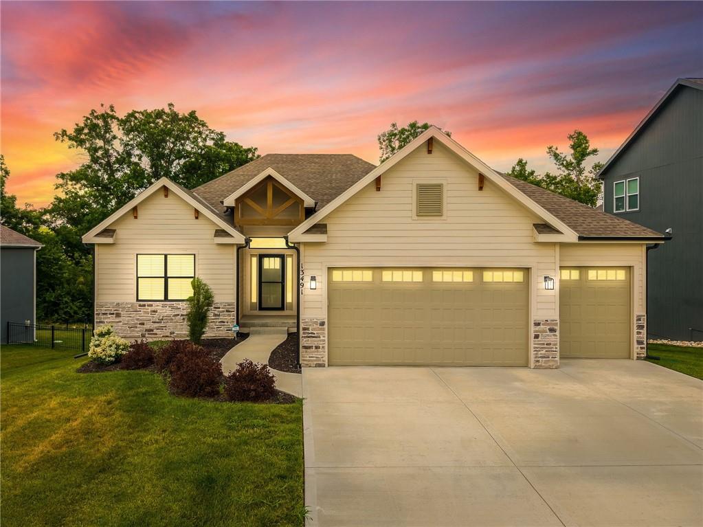 Listing Photo MLS #HMS2559467
