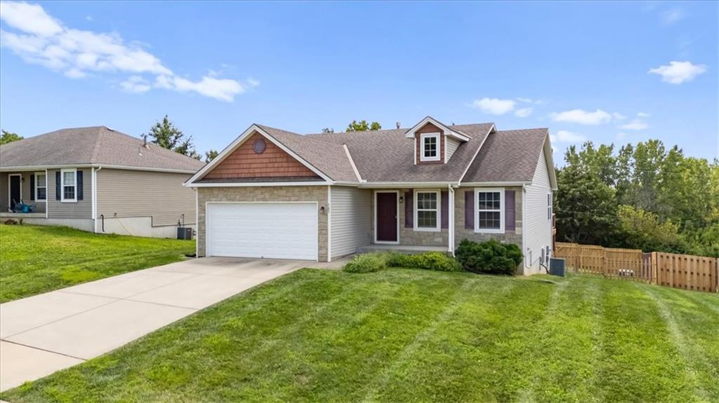 Listing Photo MLS #HMS2559630