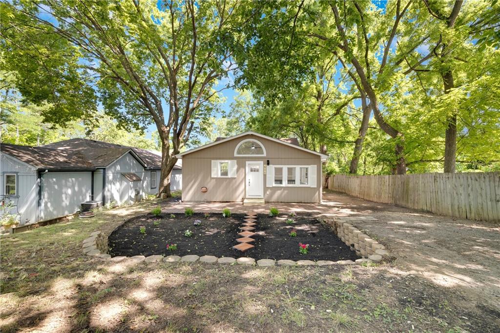 Listing Photo MLS #HMS2559832