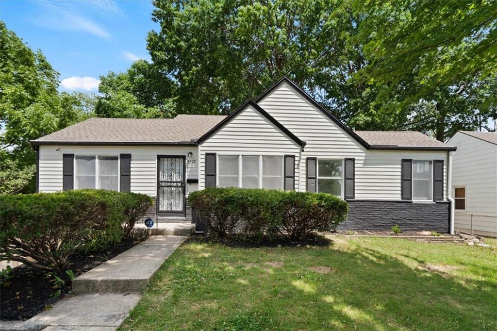 Listing Photo MLS #HMS2560191