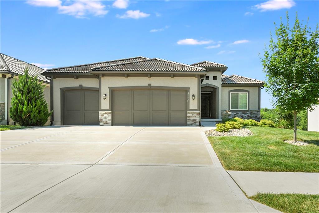 Listing Photo MLS #HMS2560221