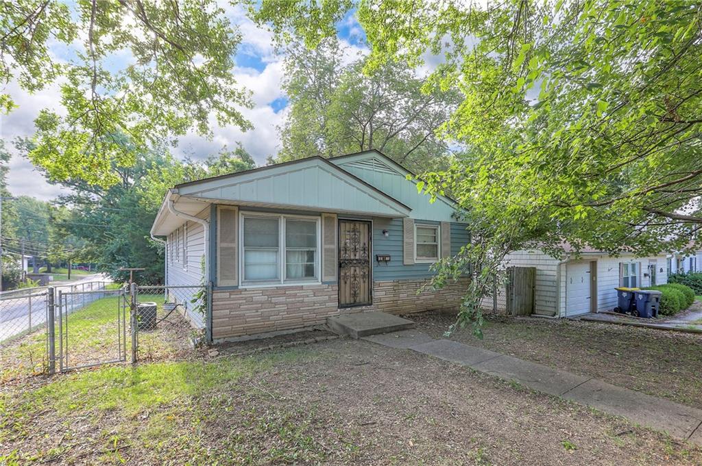 Listing Photo MLS #HMS2561623