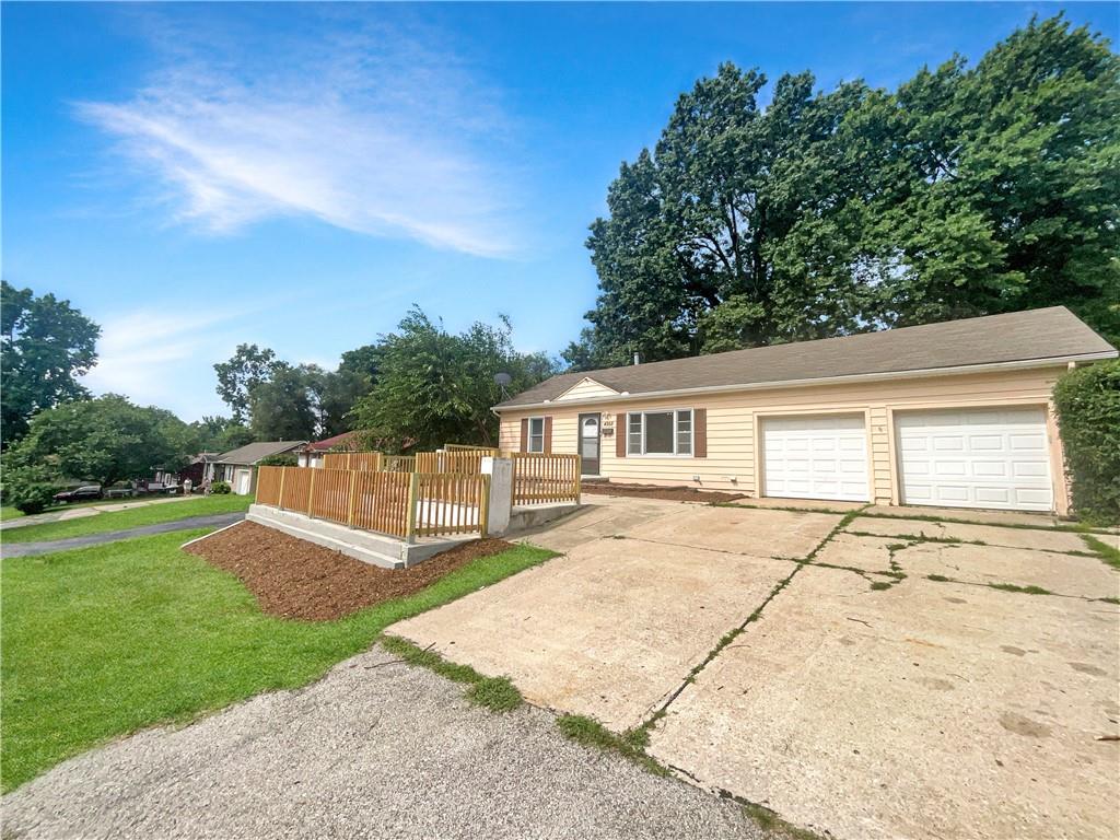Listing Photo MLS #HMS2562211