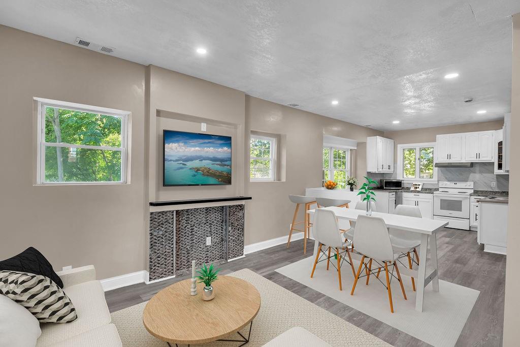 Listing Photo MLS #HMS2562282