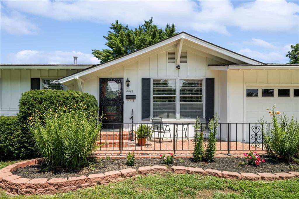 Listing Photo MLS #HMS2562294