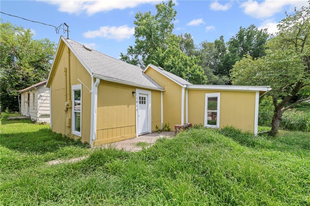 Listing Photo MLS #HMS2563586