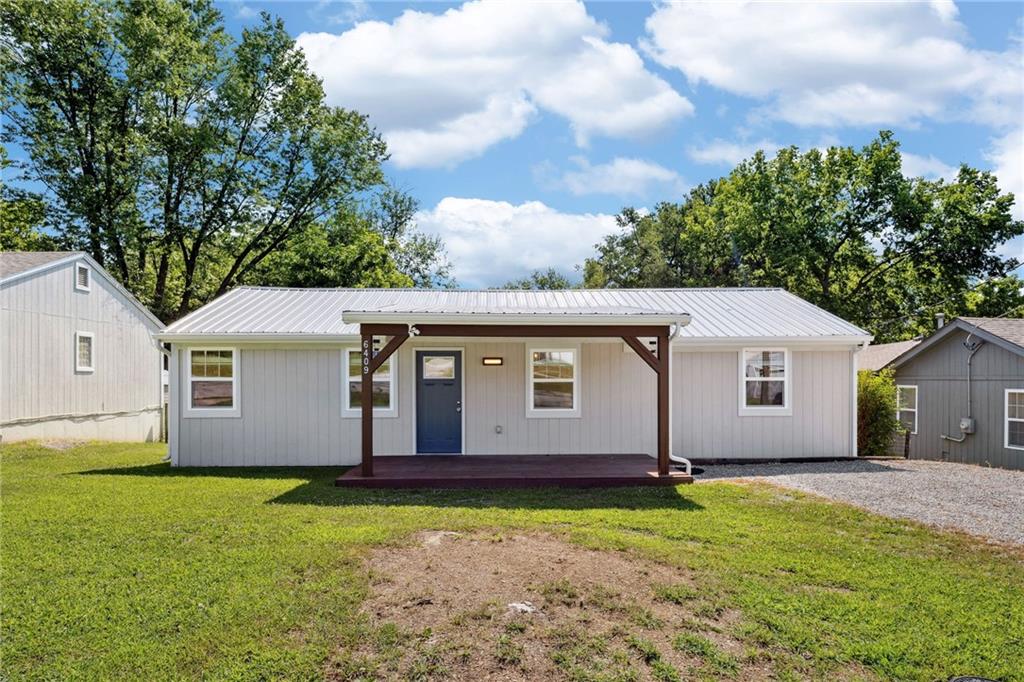 Listing Photo MLS #HMS2563616