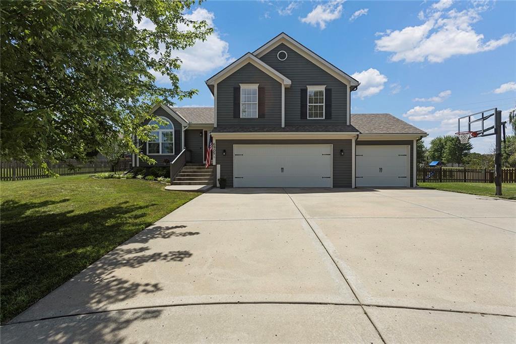 Listing Photo MLS #HMS2563922