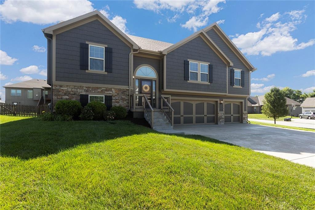 Listing Photo MLS #HMS2564015