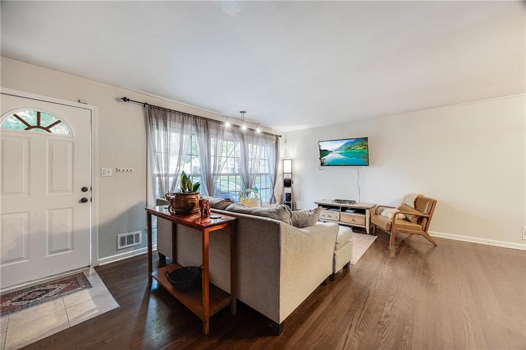 Listing Photo MLS #HMS2565168