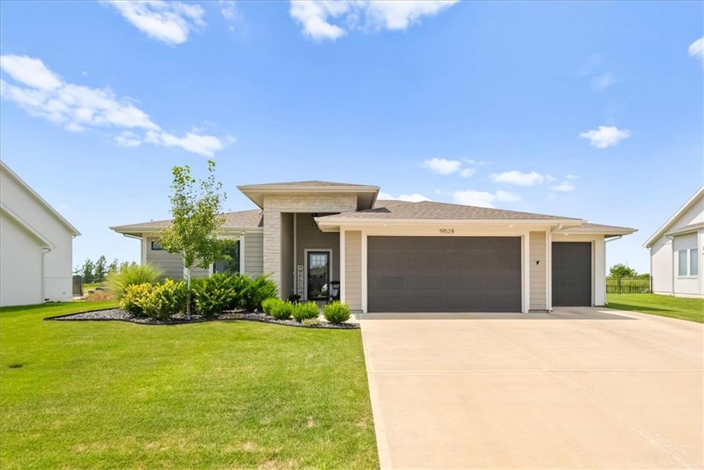 Listing Photo MLS #HMS2565949