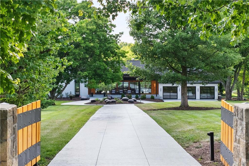 Listing Photo MLS #HMS2566280