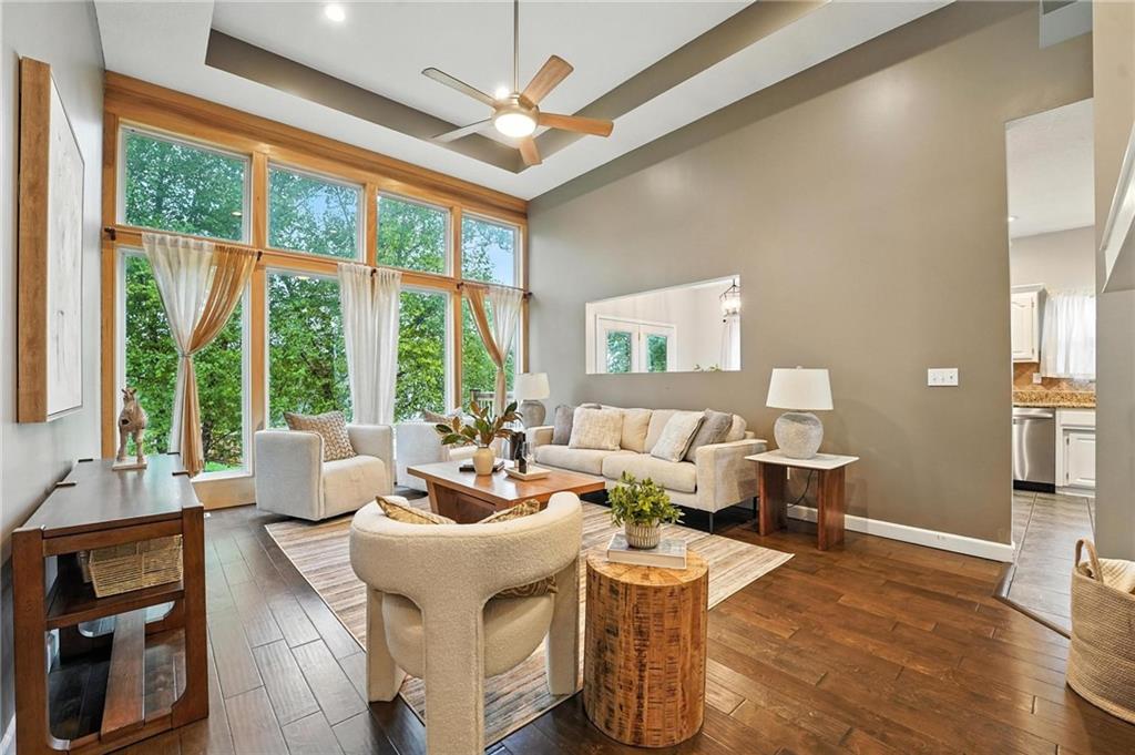 Listing Photo MLS #HMS2566668