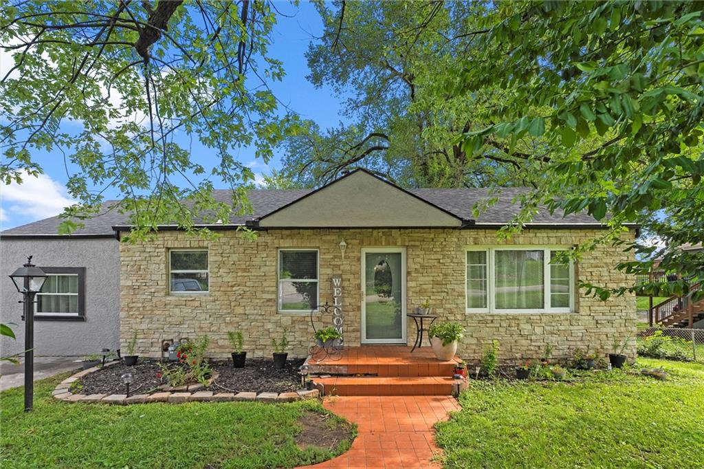 Listing Photo MLS #HMS2567348