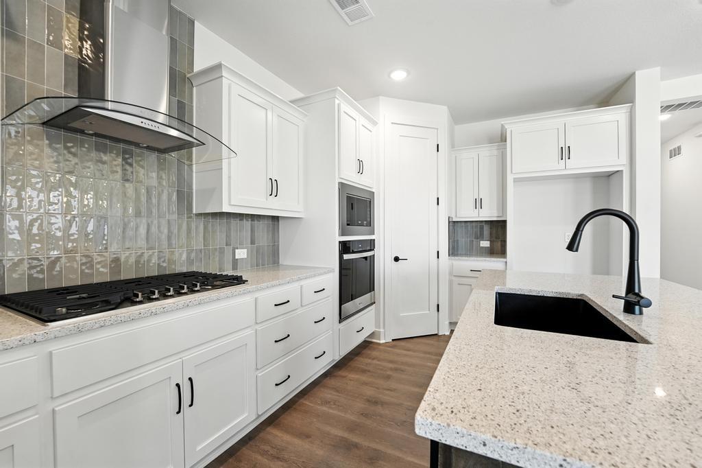 Listing Photo MLS #HMS2567420