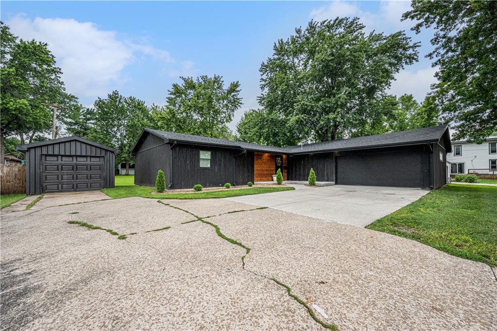 Listing Photo MLS #HMS2567434