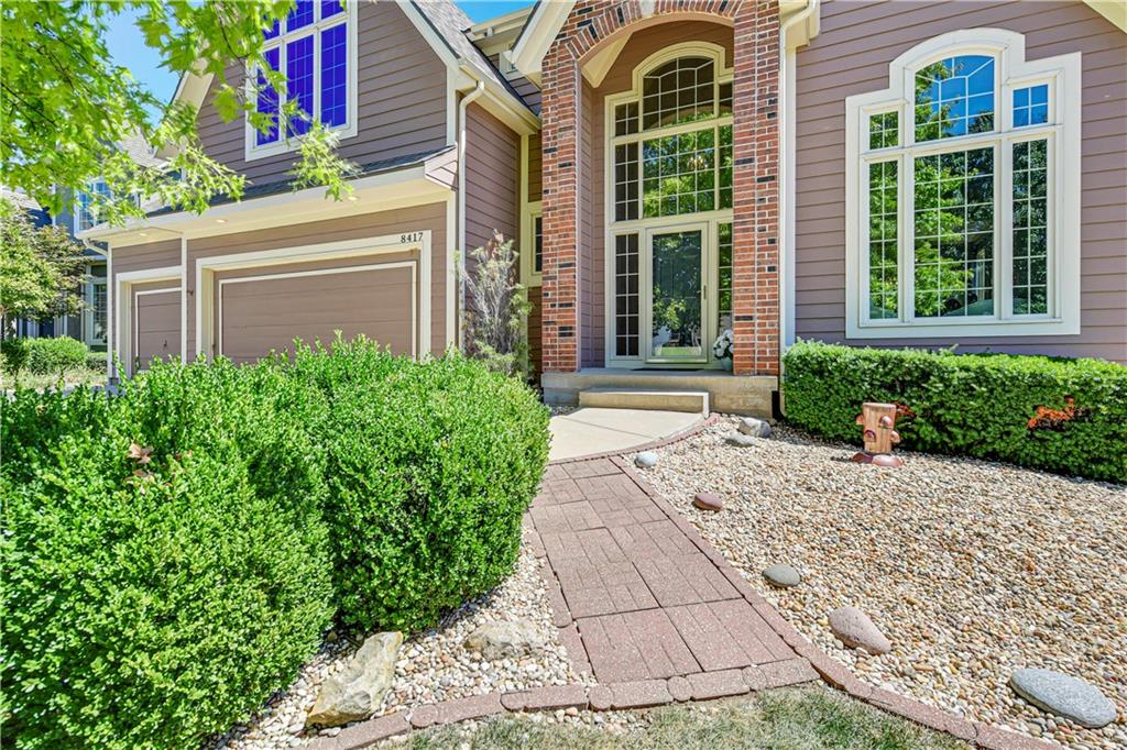 Listing Photo MLS #HMS2567476