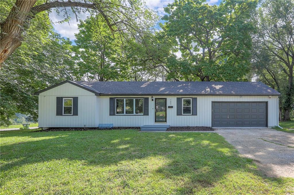 Listing Photo MLS #HMS2567593